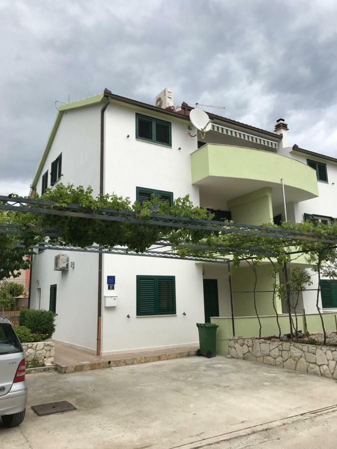 Apartments Milka Trogir Exterior photo