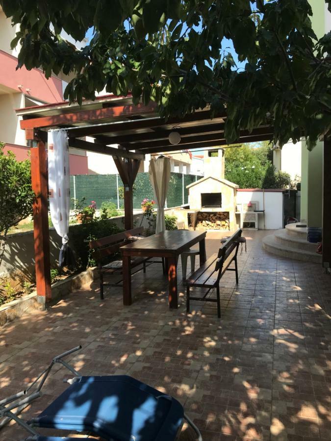 Apartments Milka Trogir Exterior photo